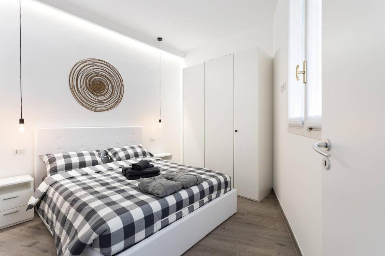 Апартаменты Modern And New Flat In Duomo Area Милан Экстерьер фото